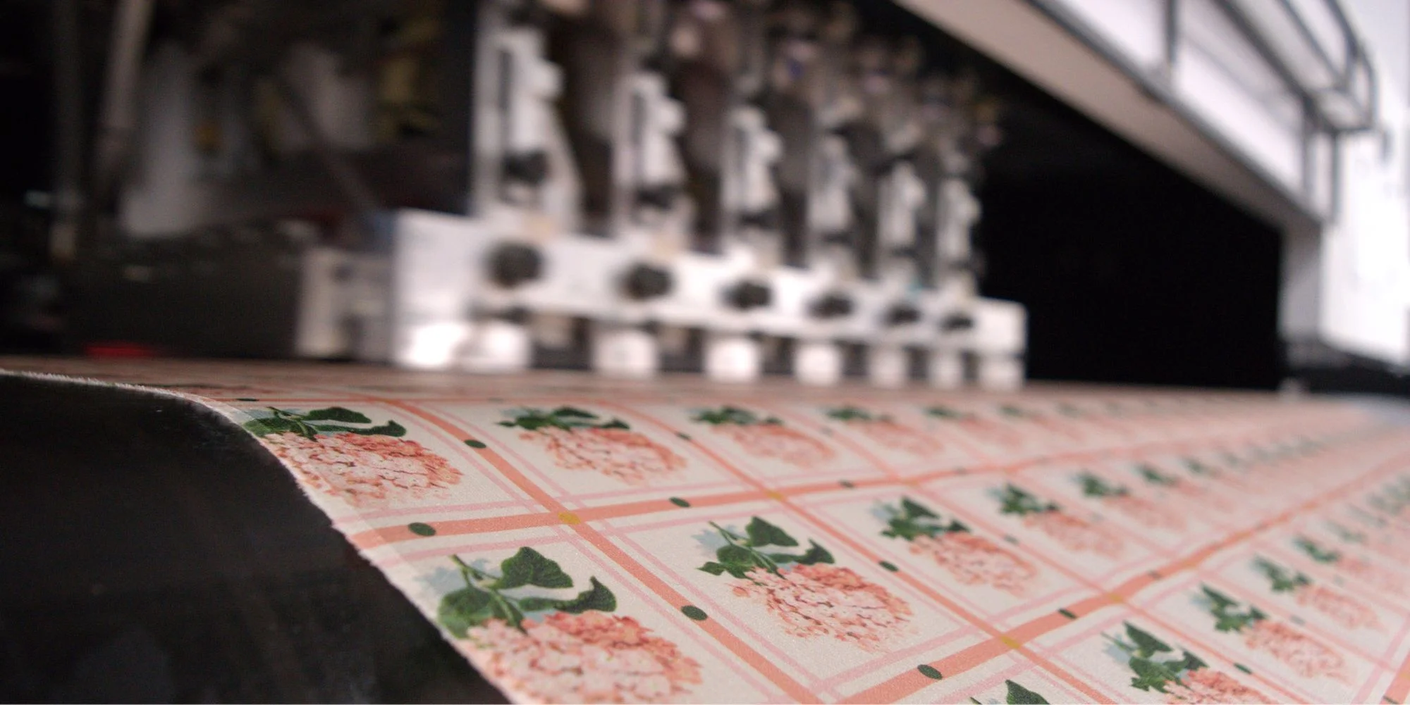 Reactive printing on textiles